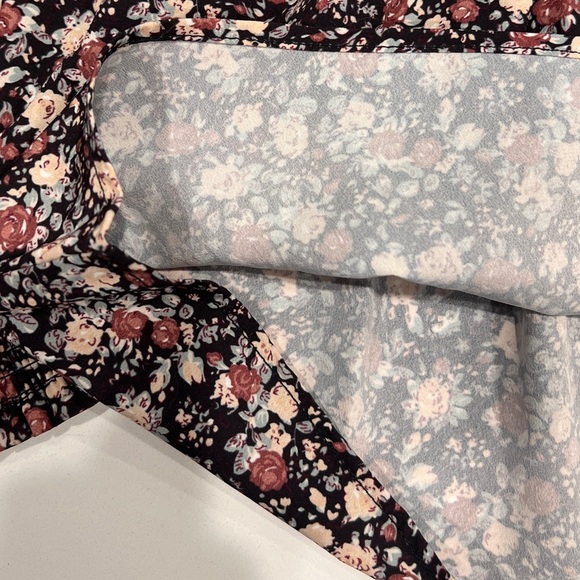 Oak + Fort Floral Puff Sleeve top - Picture 4 of 5